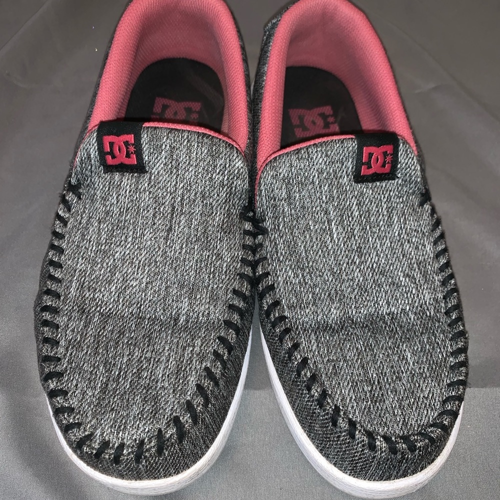 DC skateboarding shoe